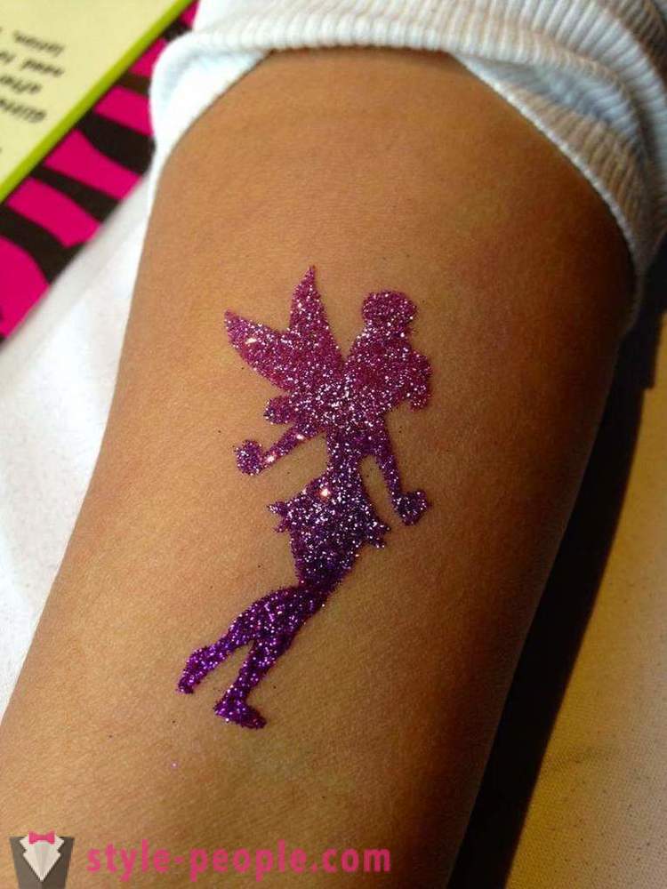 Mi csillogó-tattoo? Hogyan készítsünk egy tetoválás.