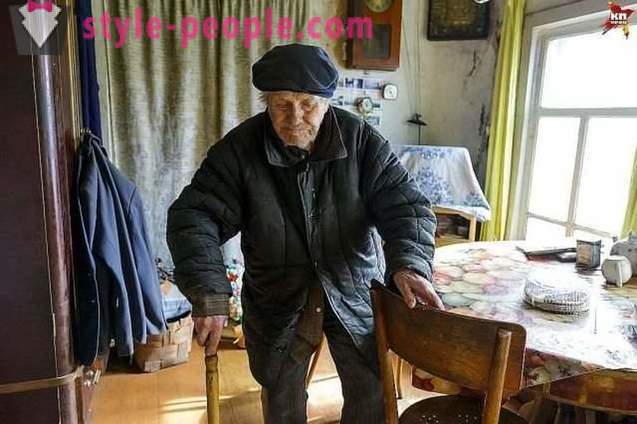 85 éves falusi tanító halmozódott fel a házat, de ő adta a pénzt, hogy az árvák