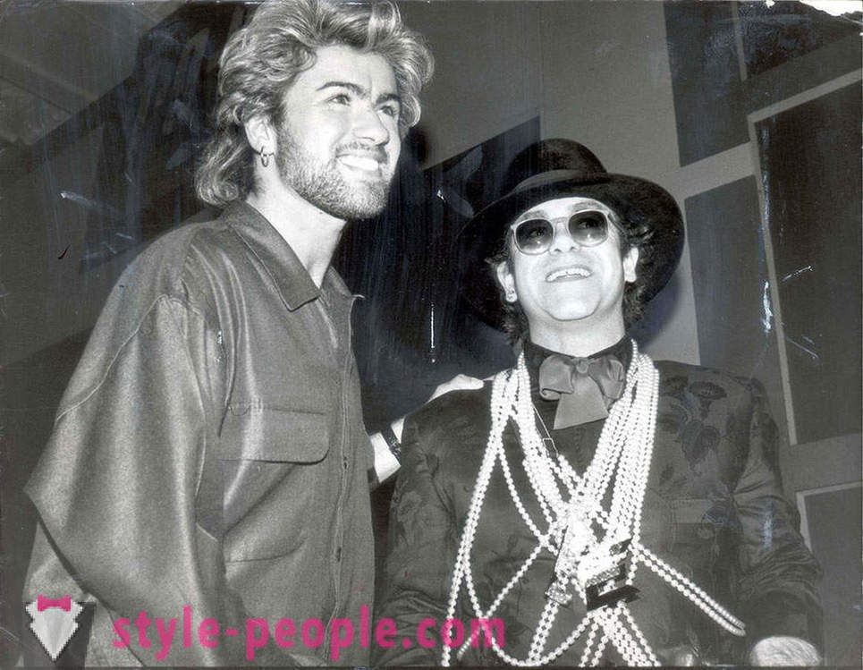Singer George Michael évesen halt meg 53 éves