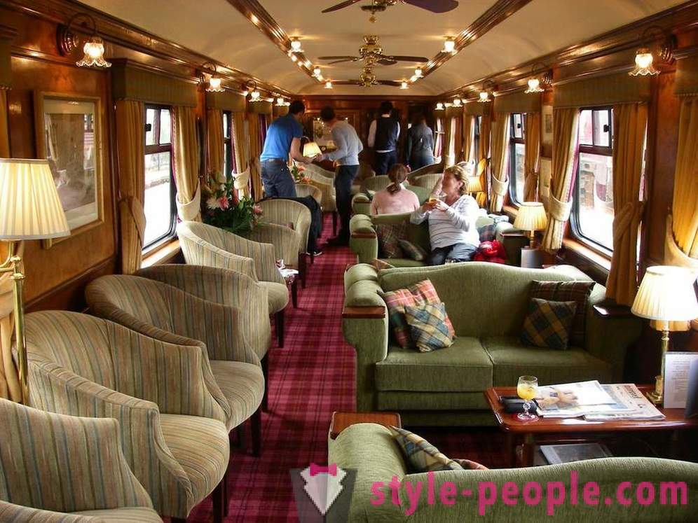 Luxus vonatok, a jegyek, amelyek az emberek sorban állnak hónap