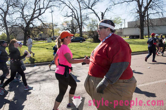 Fuss, megállás nélkül: férfi súlya 250 kg inspirálja az embereket saját példájával
