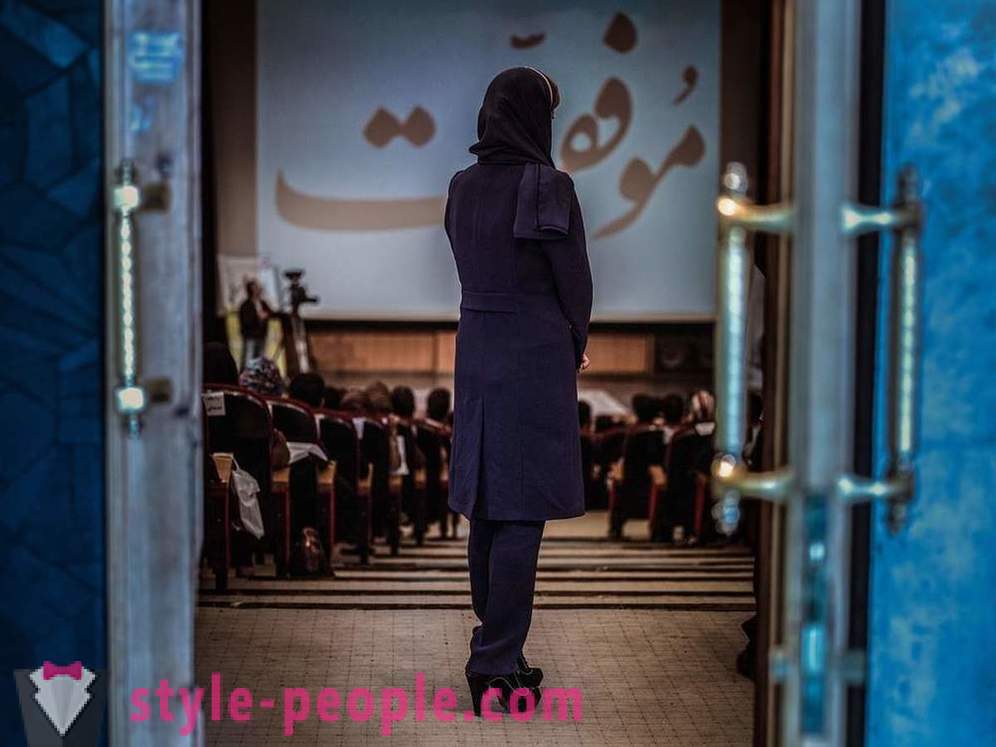 Az iszlám, a cigaretta és a Botox - a mindennapi életben a nők Iránban