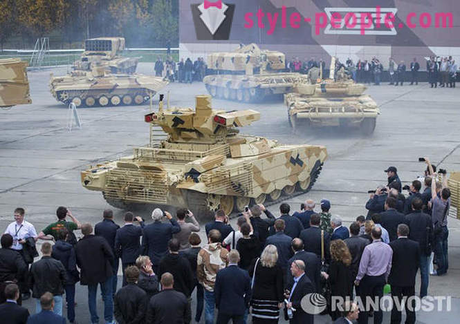 Orosz katonai felszerelés kiállítás Nyizsnyij Tagil