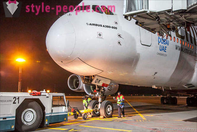 Hogyan szolgálja a legnagyobb utasszállító repülőgép Domodedovo