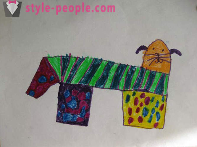 Puha játékok gyerekek által készített rajzok