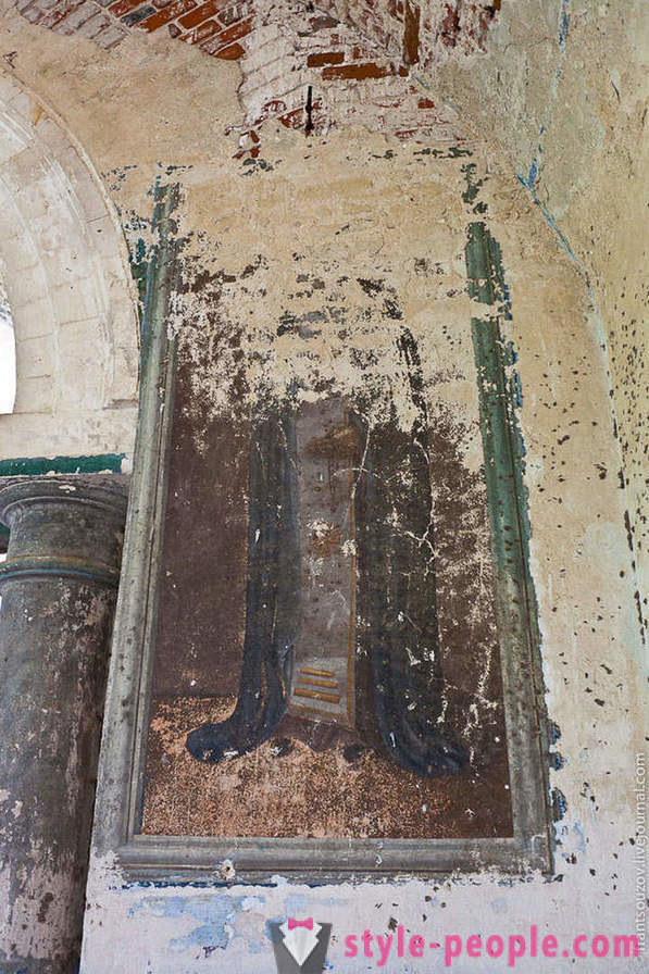 Elhagyott templomok és freskók a Lipetsk régió