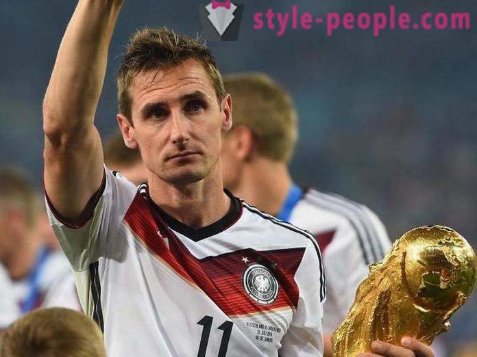 Miroslav Klose: életrajz és a karrier egy focista