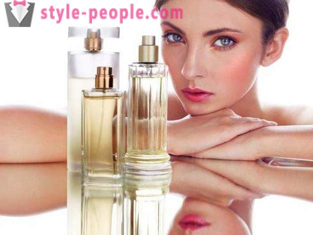Parfüm Donna Trussardi: aromamegjelölések (vélemény)