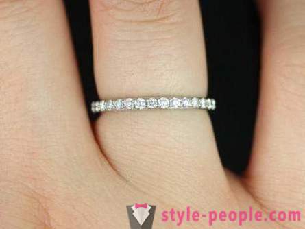 Jegygyűrű „Tiffany”: üdvözlő ajándék minden nő számára