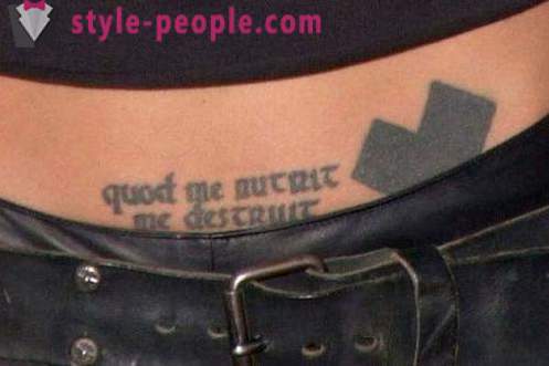 Csillag tetoválás: Angelina Jolie