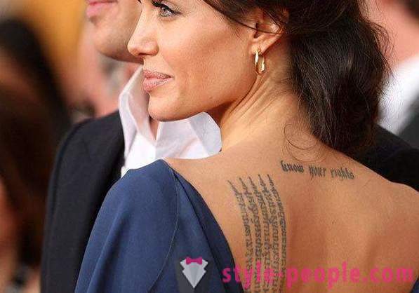 Csillag tetoválás: Angelina Jolie